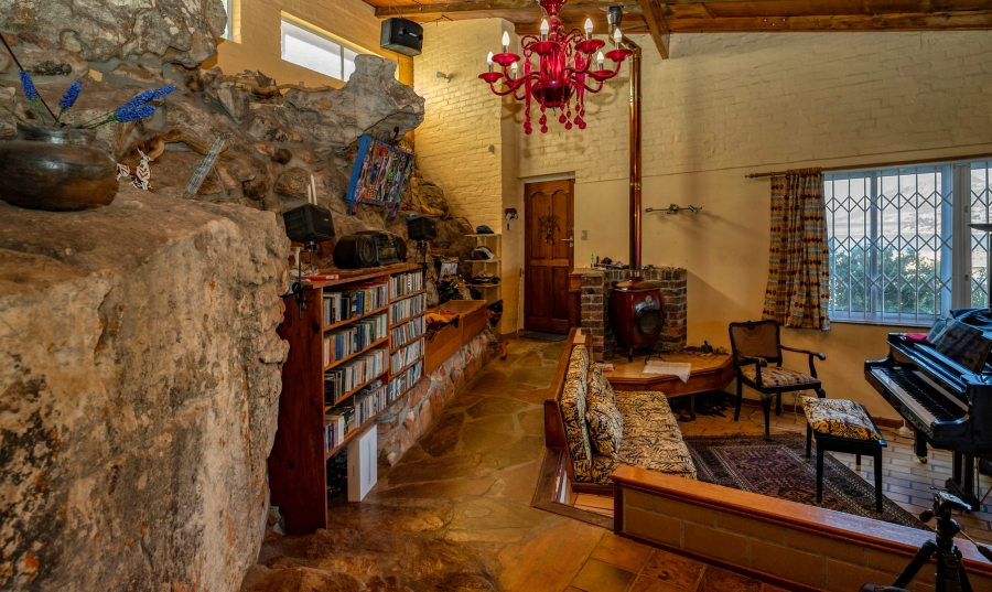 5 Bedroom Property for Sale in Clovelly Western Cape